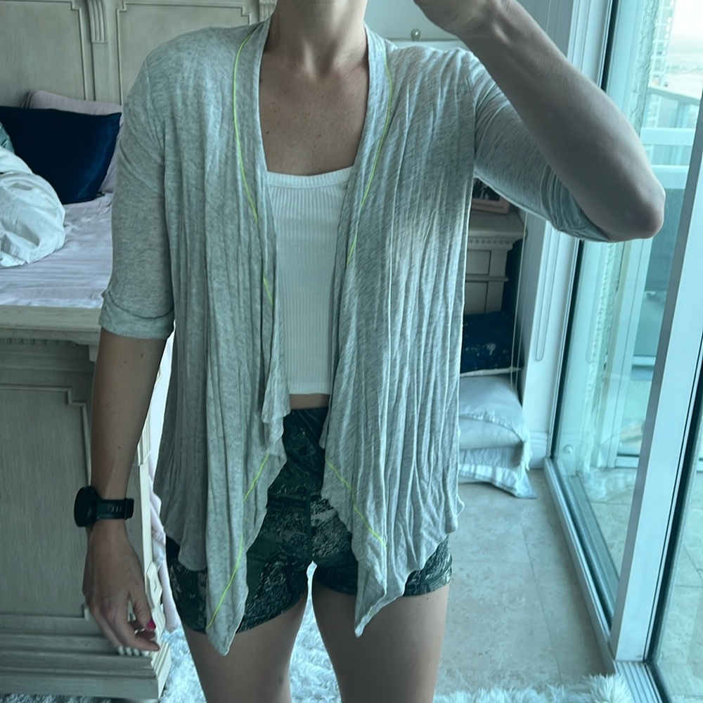 Splendid size small heather grey mid sleeved rayon jersey coverup